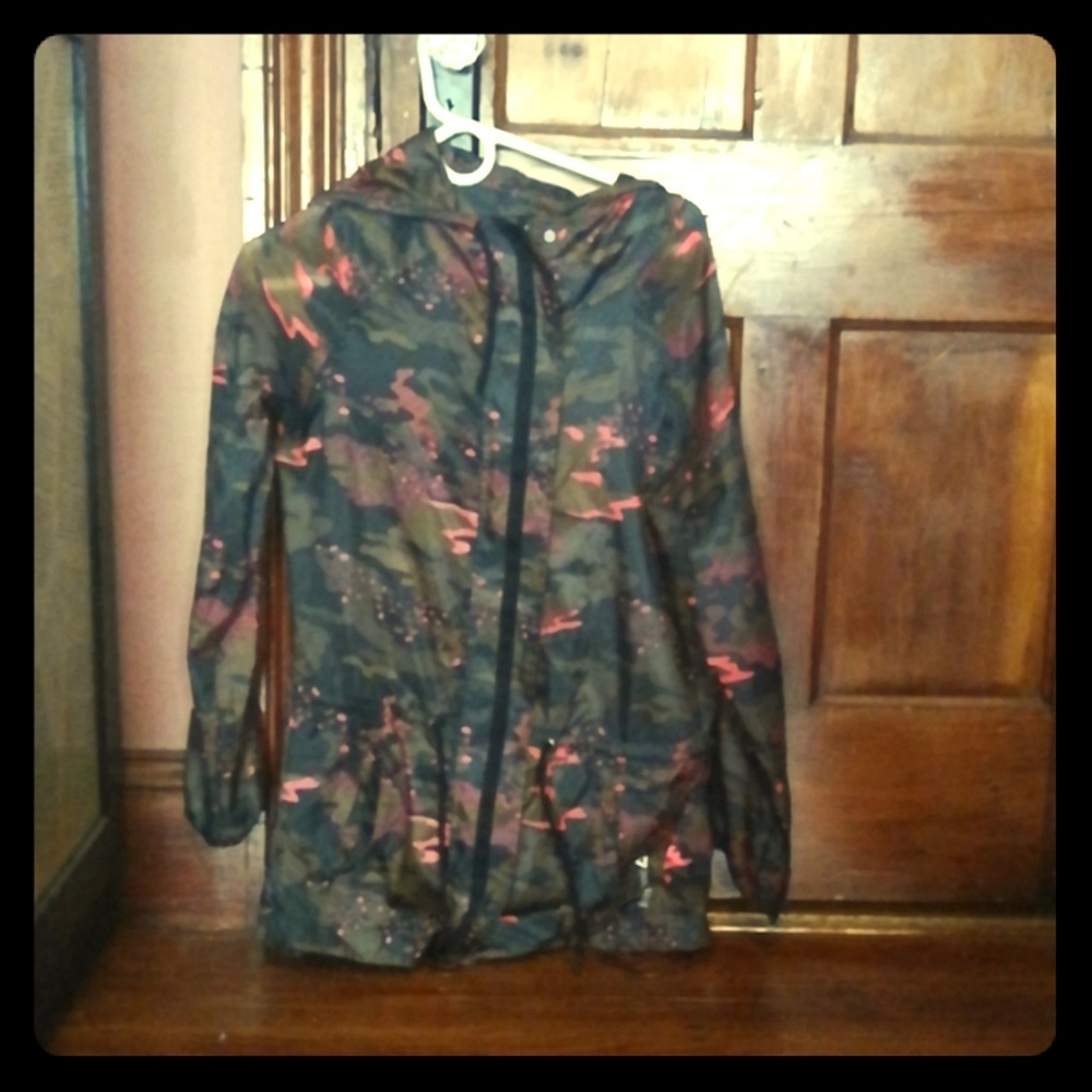 Reebok orange camo windbreaker jacket size small